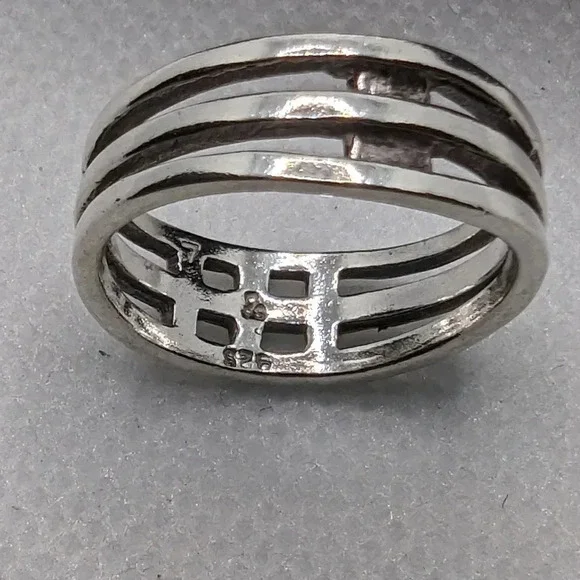 Abstract band ring - Picture 4 of 6